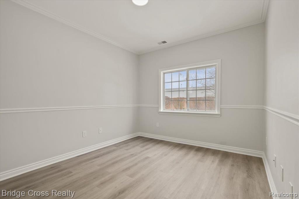 5685 Twin Oaks Drive, Sterling Heights, MI 48314 — Photo 13