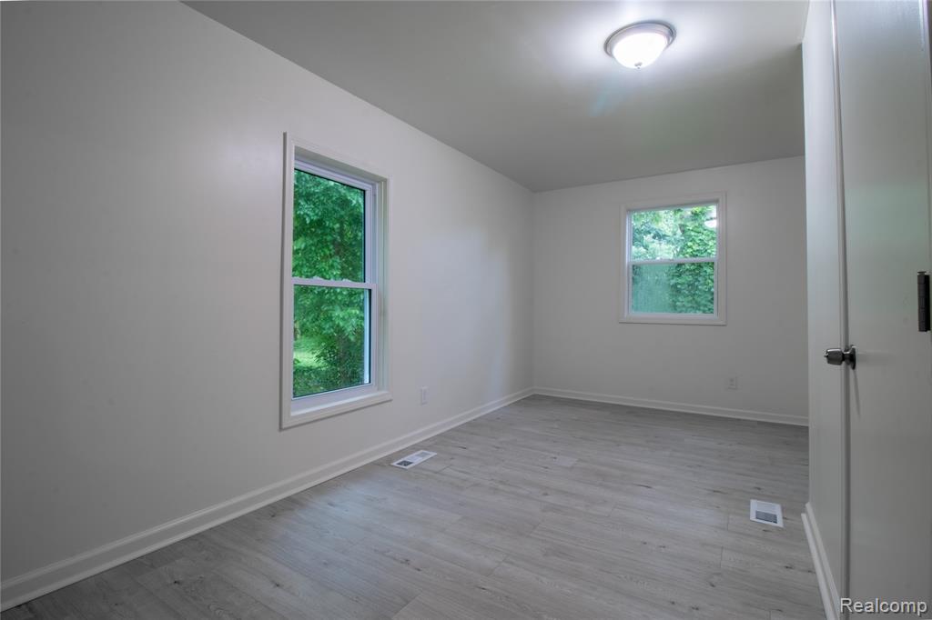 68 N Astor Street, Pontiac, MI 48342 — Photo 14