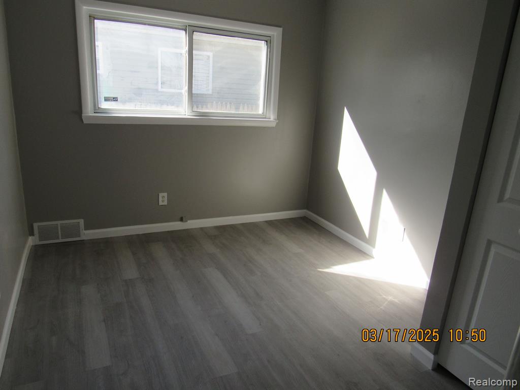 548 EMERSON Avenue, Pontiac, MI 48342 — Photo 3