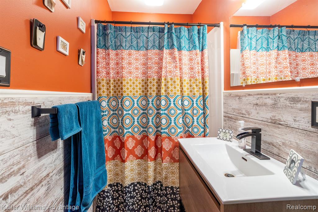 807 WORCHESTER Drive, Fenton, MI 48430 — Photo 12