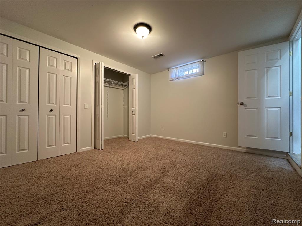 357 Victorian Court, Belleville, MI 48111 — Photo 31