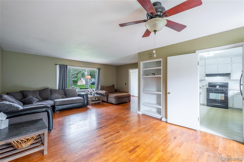 6395 Tanglewood Lane, Grand Blanc, MI 48439 — Photo 6