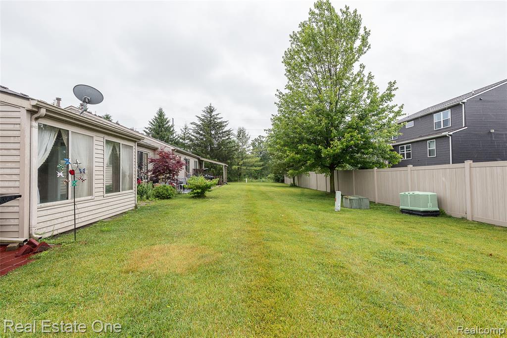 62622 RALEIGH CT, 4, South Lyon, MI 48178 — Photo 25