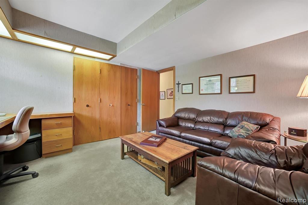 530 WHITEHALL Road, Bloomfield Hills, MI 48304 — Photo 28