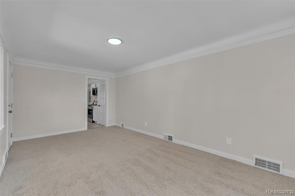 28720 Eldorado Pl, Lathrup Village, MI 48076 — Photo 23