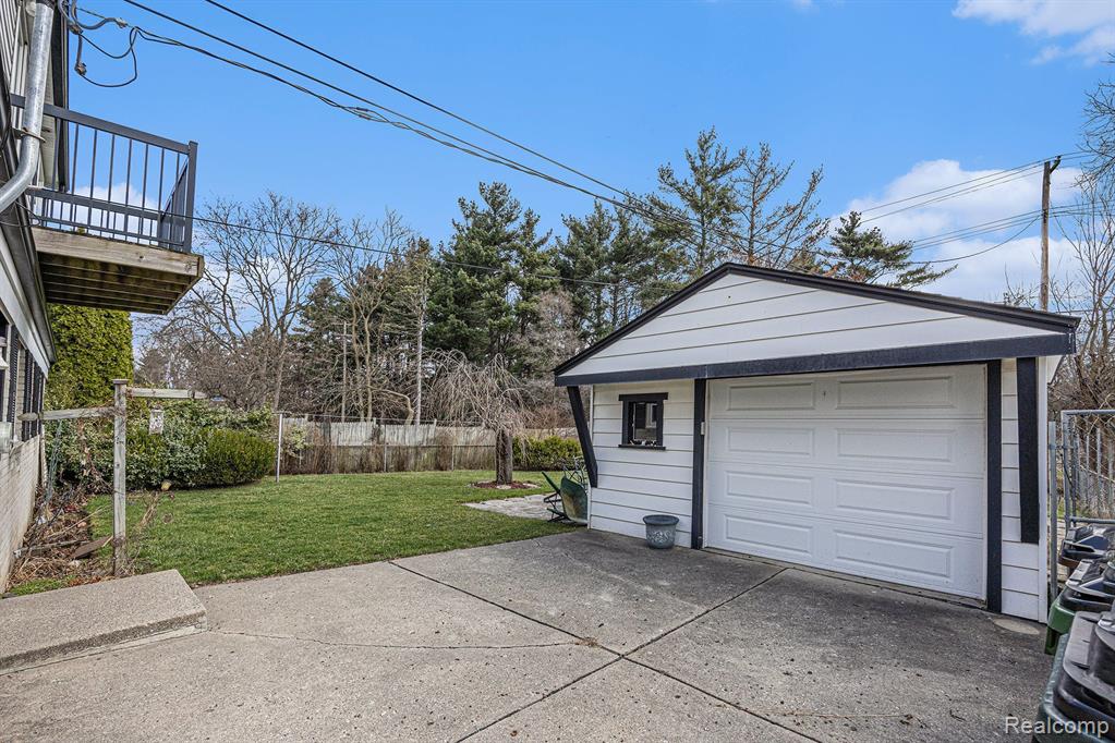 47546 ROLAND Street, Utica, MI 48317 — Photo 25