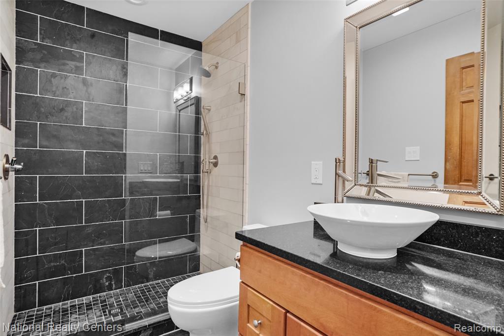 11500 Lisa Lori Lane, South Lyon, MI 48178 — Photo 56