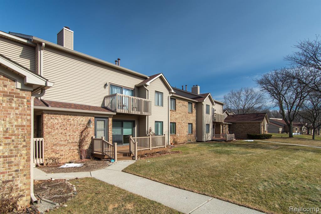 7075 ELMHURST, West Bloomfield, MI — Photo 25