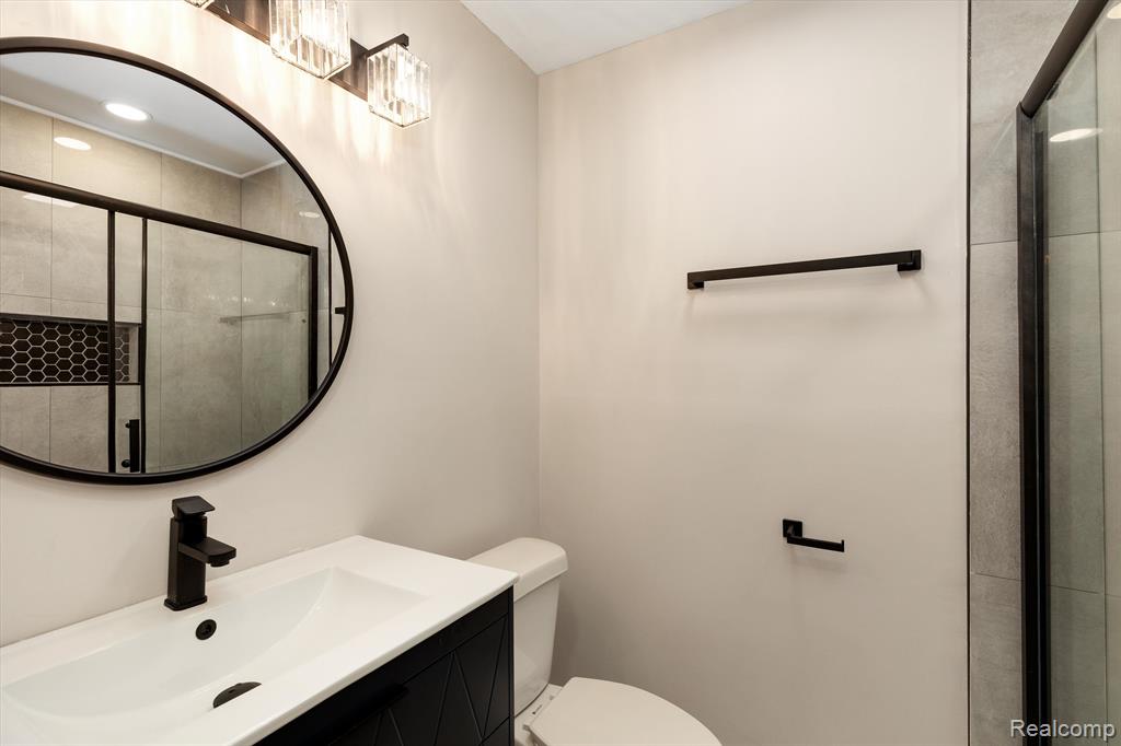 8134 LOCHDALE Street, Dearborn Heights, MI 48127 — Photo 17