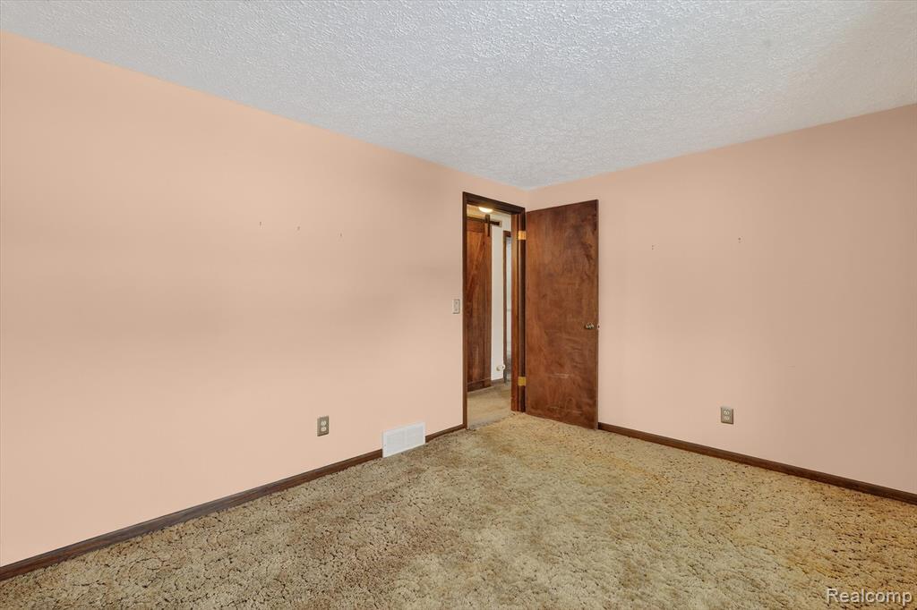500 Granger Road, Ortonville, MI 48462 — Photo 36