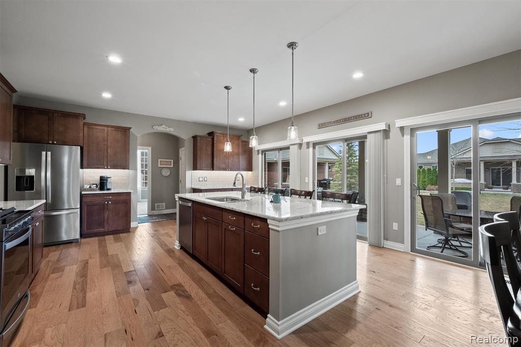 49121 Garrett Court, Macomb, MI 48042 — Photo 5
