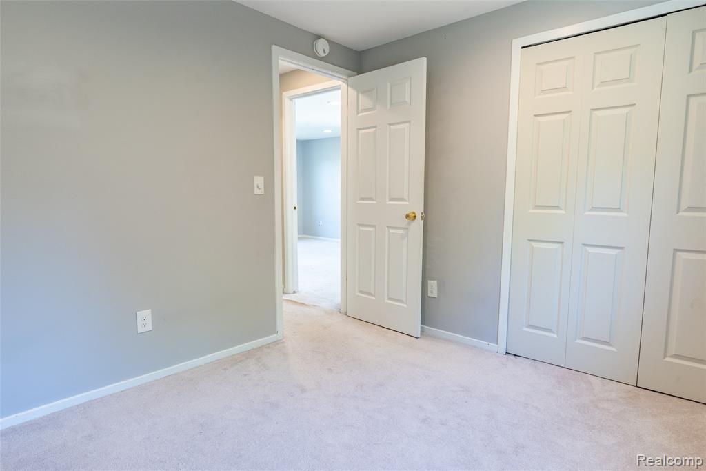 7337 Oak Tree Drive, West Bloomfield, MI — Photo 23