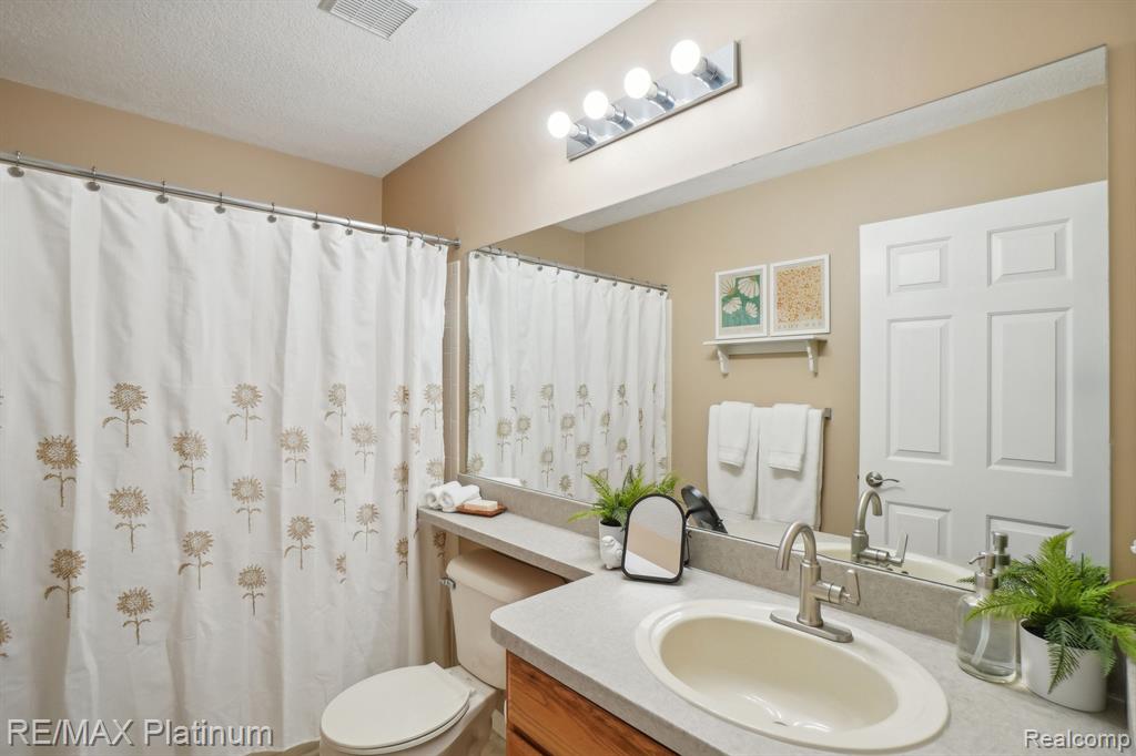 469 Lilly View Court, 53, Howell, MI 48843 — Photo 11