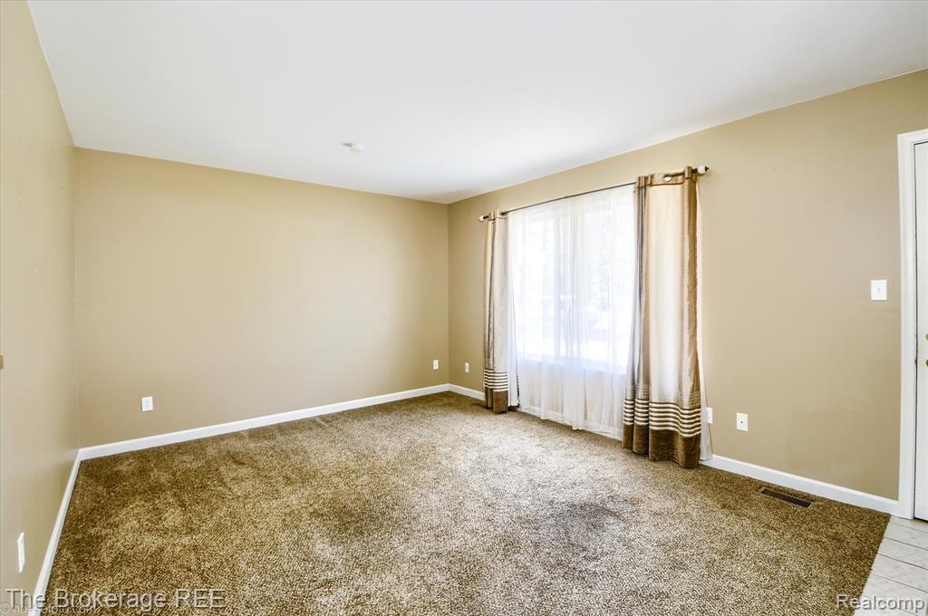 7204 Popplewood Drive, Davison, MI 48423 — Photo 14
