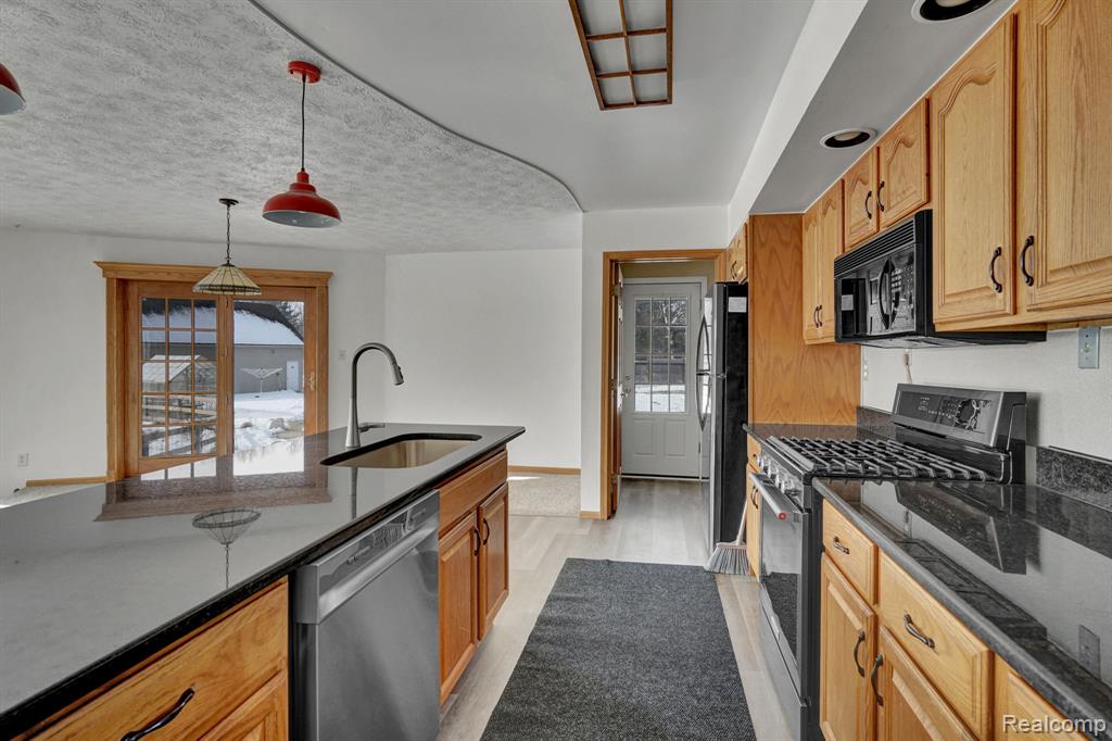 35 Leece Road, Ortonville, MI 48462 — Photo 12