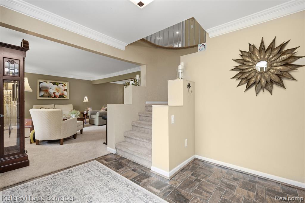 447 Antoinette Drive, Rochester Hills, MI 48309 — Photo 9