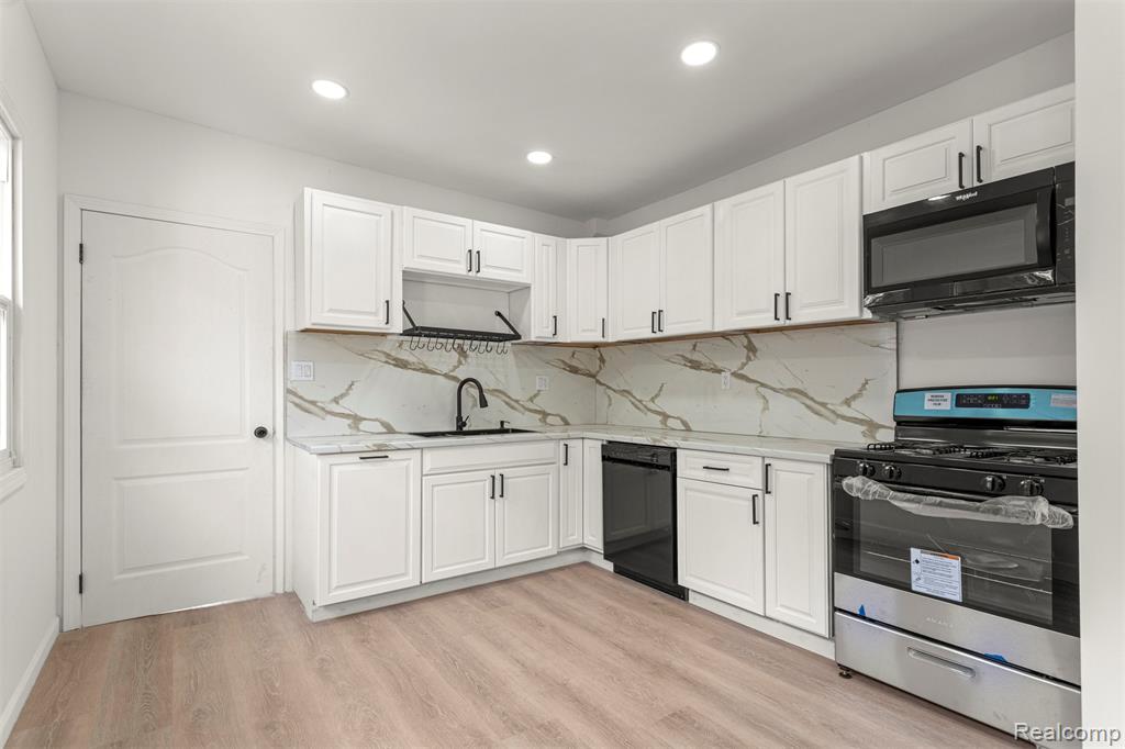 7432 Churchill Street, Detroit, MI 48206 — Photo 28