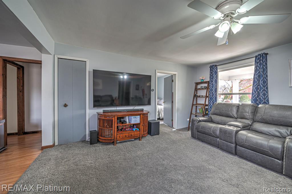 604 S LEROY Street, Fenton, MI 48430 — Photo 10