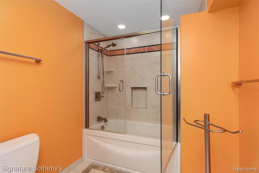5160 Greenbriar Drive, West Bloomfield, MI 48323 — Photo 41