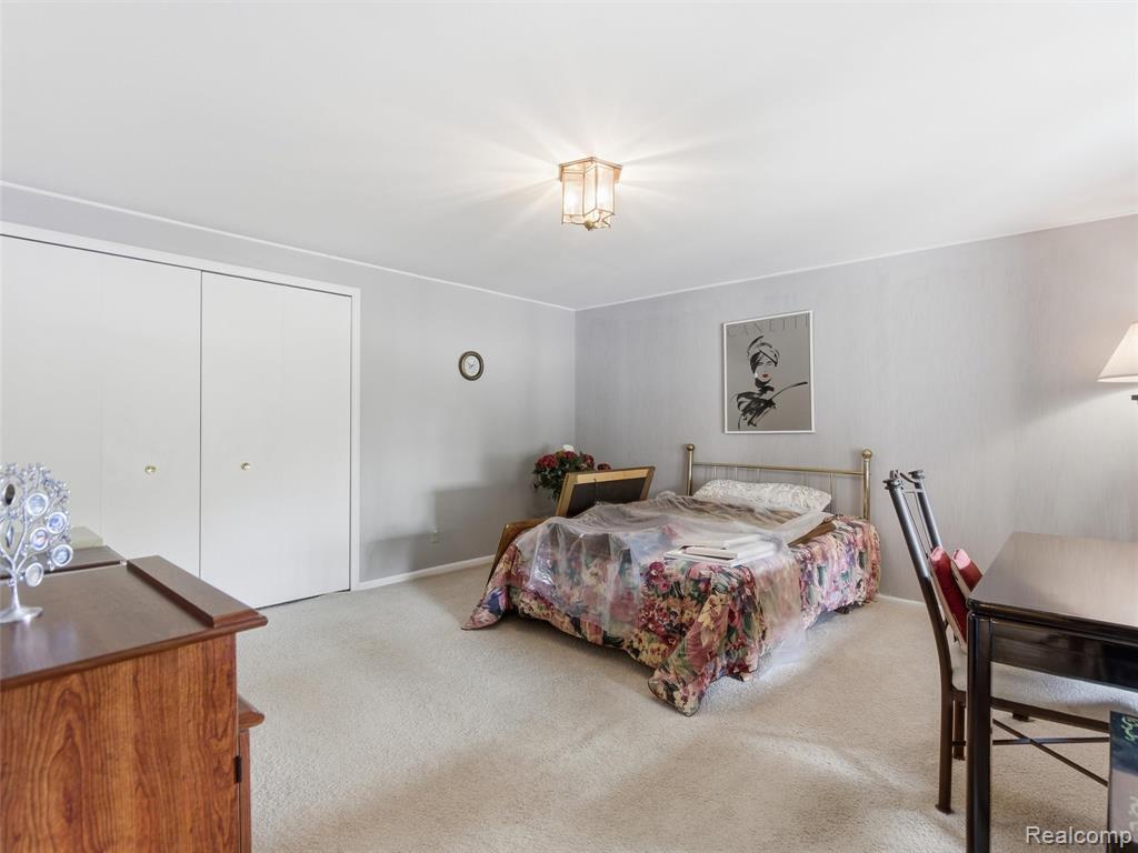 4261 Wabeek Lake Drive S, Bloomfield Hills, MI 48302 — Photo 29