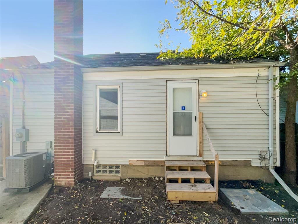 18067 Rosetta Avenue, Eastpointe, MI 48021 — Photo 18