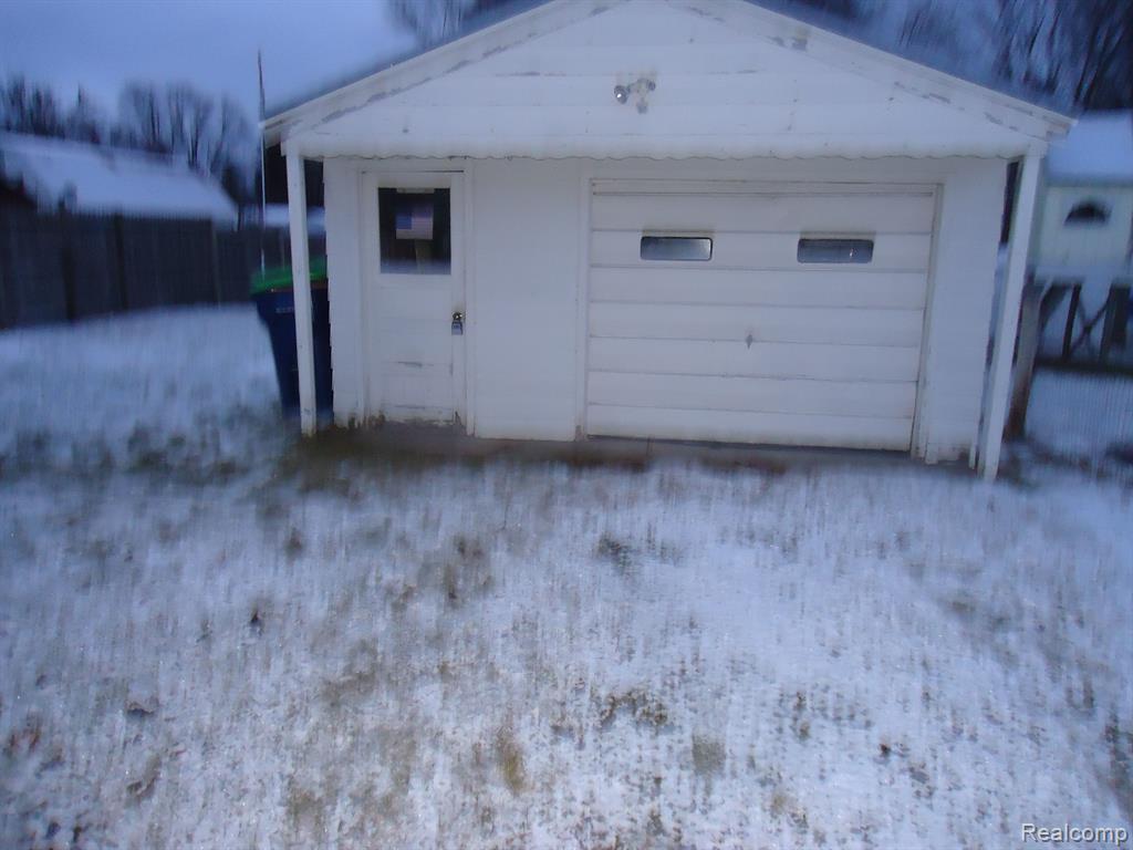 595 S RIVER Road, Saginaw, MI 48609 — Photo 5
