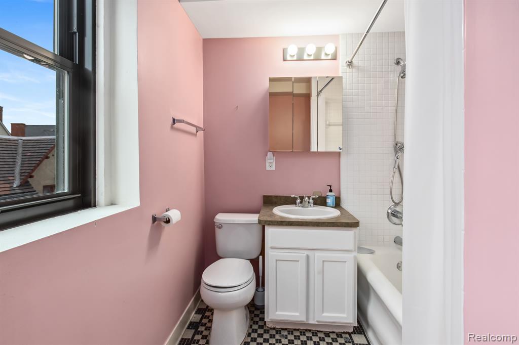 15 E Kirby Street, 229, Detroit, MI 48202 — Photo 23
