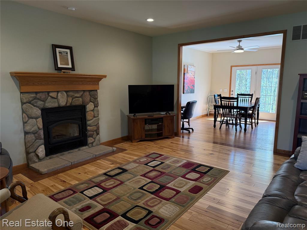 1374 Blue Heron Drive, Highland, MI — Photo 7