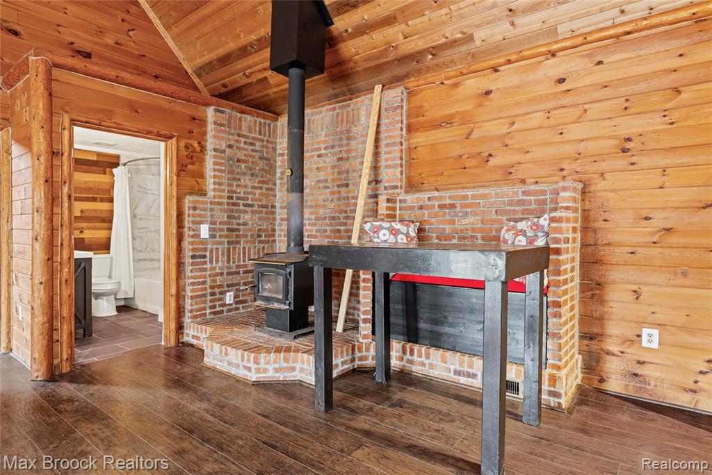 5186 Pinckney Road, Howell, MI 48843 — Photo 10