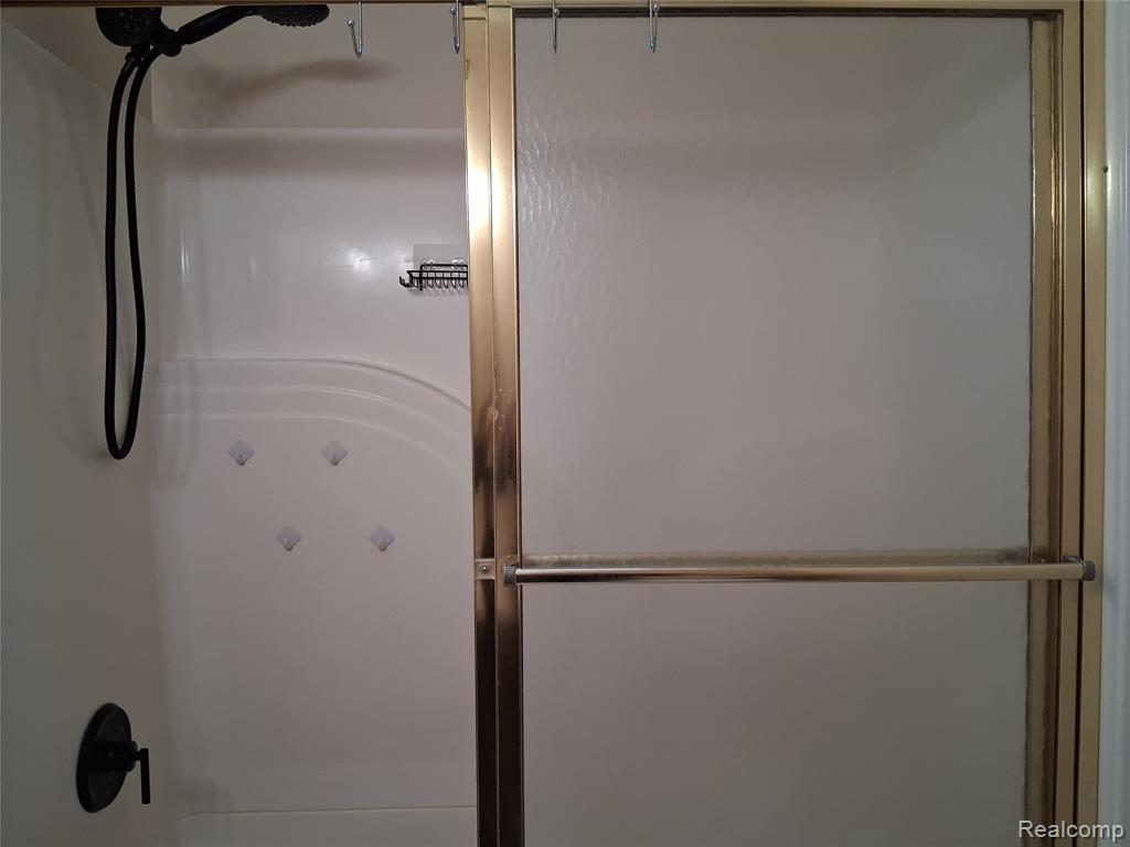 5097 Middleboro Road, Grand Blanc, MI 48439 — Photo 16