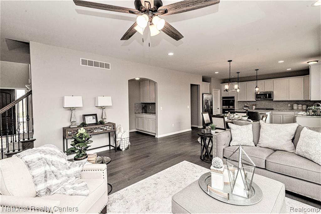 10392 Valley Creek Drive, Goodrich Vlg, MI — Photo 13