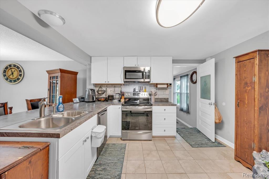 1084 E Grand Blanc Road, Grand Blanc, MI 48439 — Photo 11