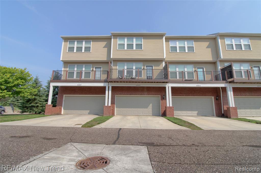 44509 Ellery Lane, Novi, MI 48377 — Photo 26