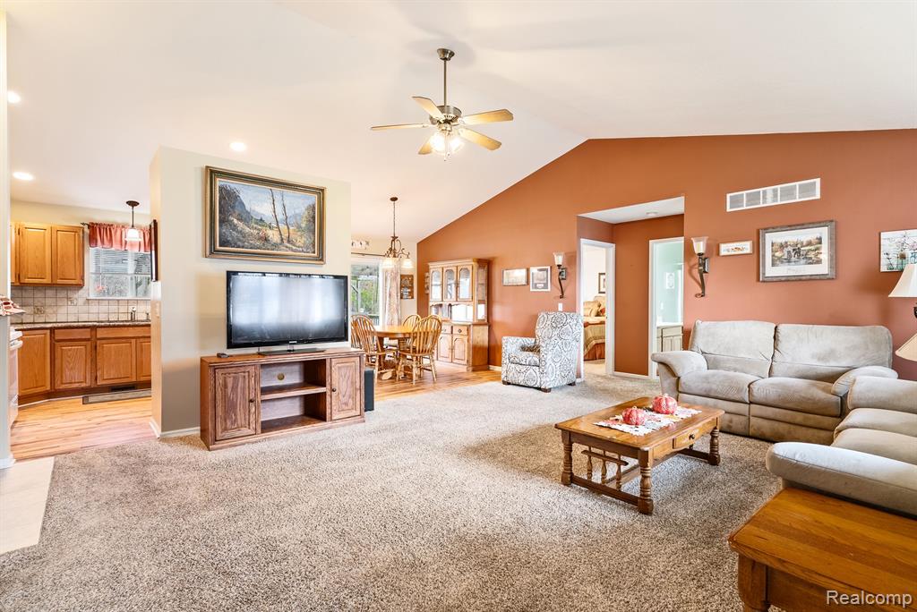 5392 WHEAT WAY Avenue, Swartz Creek, MI 48473 — Photo 6