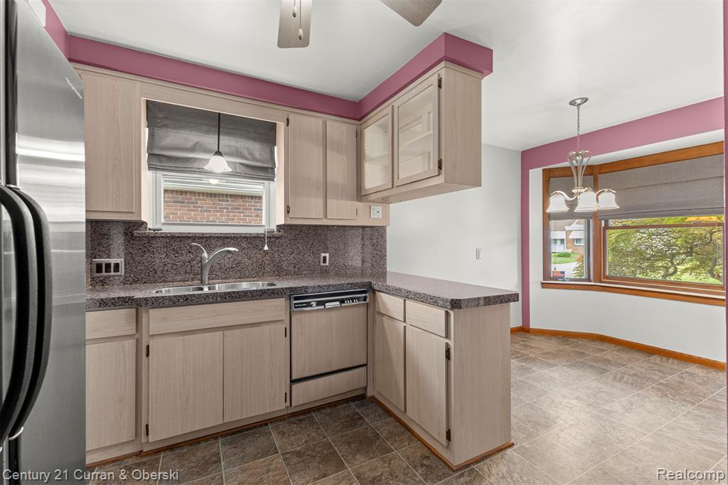 7146 Luana Avenue, Allen Park, MI 48101 — Photo 12