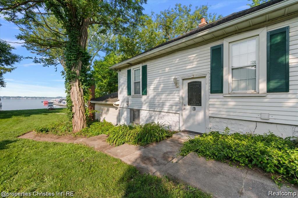 11346 E Shore Drive, Whitmore Lake, MI 48189 — Photo 2