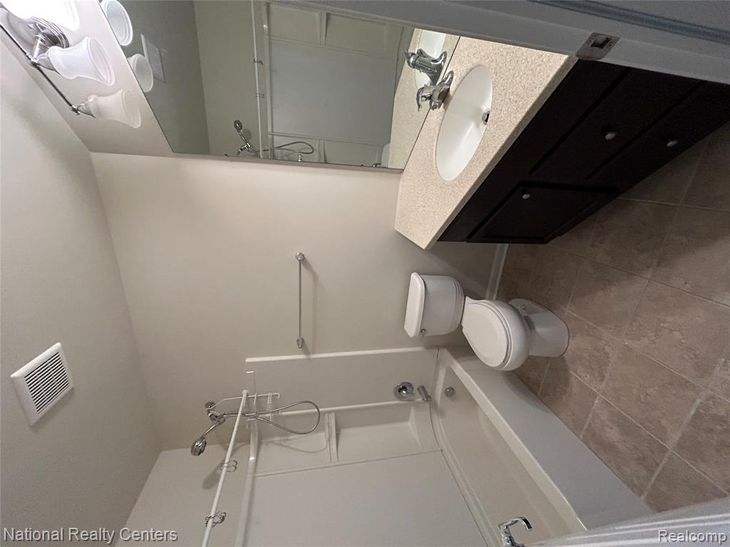 44681 Ellery Lane, Novi, MI — Photo 9