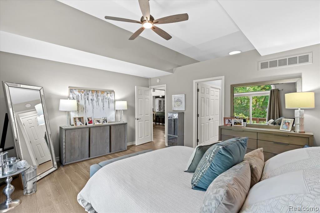 657 WOODSIDE Drive, Milford, MI 48381 — Photo 20