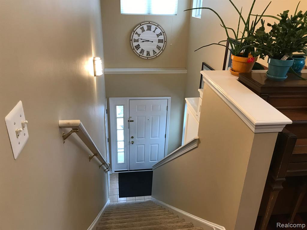 756 FIELDSTONE Circle W, Chelsea, MI 48118 — Photo 6