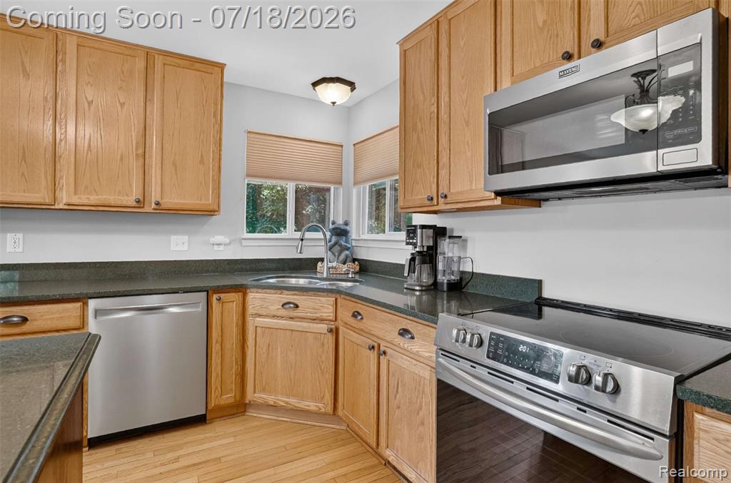 5363 Mill Race Way, Commerce Twp, MI 48382 — Photo 17