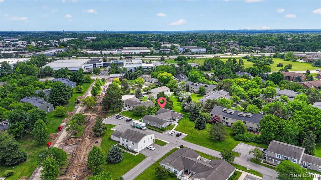 39613 Village Wood Lane, Novi, MI — Photo 26