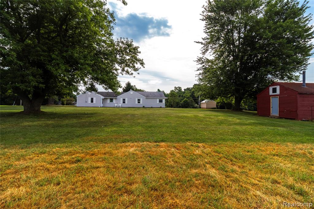 9197 Henderson Road, Otisville, MI 48463 — Photo 42
