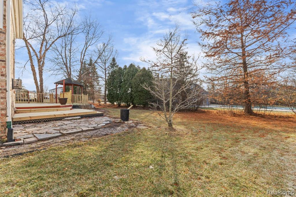 8886 Stonebridge Court, Van Buren, MI 48111 — Photo 31