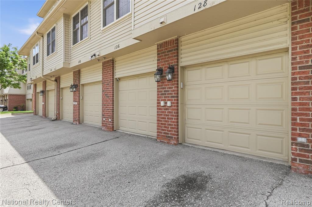 128 Sandy Lane, Walled Lake, MI 48390 — Photo 13