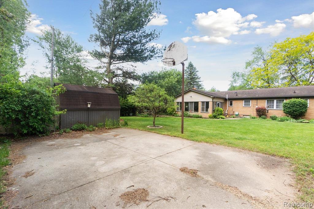 4015 VILLAGE Square, Brighton, MI 48114 — Photo 40
