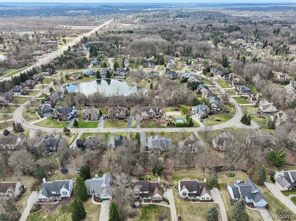 6847 HUBBARD Circle, Clarkston, MI 48348 — Photo 56