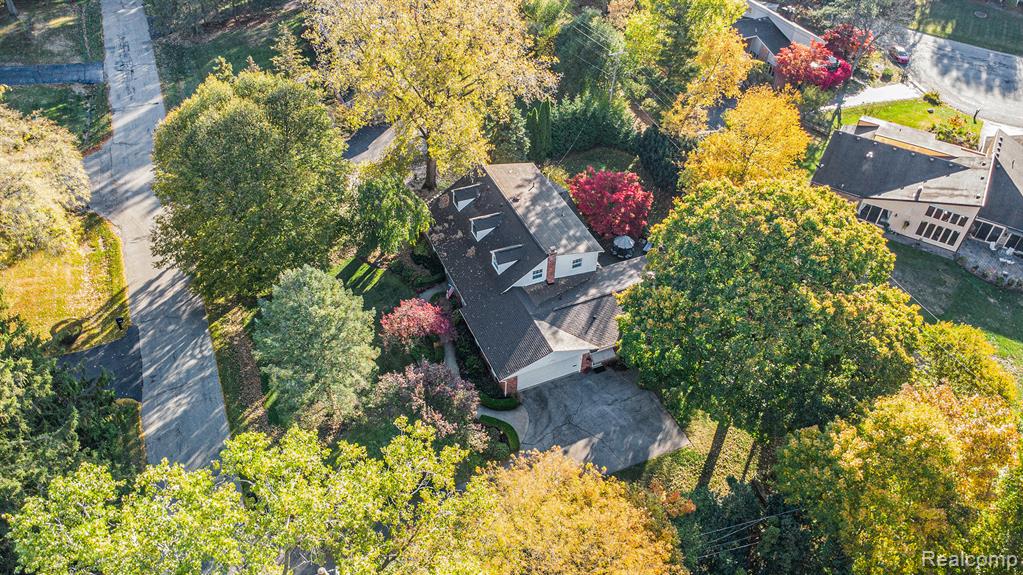 4597 Broughton Drive, Bloomfield Hills, MI 48301 — Photo 55