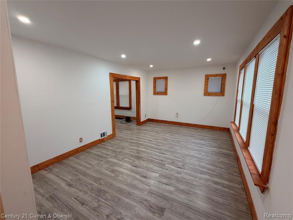 10008 Manor Street - Photo 2
