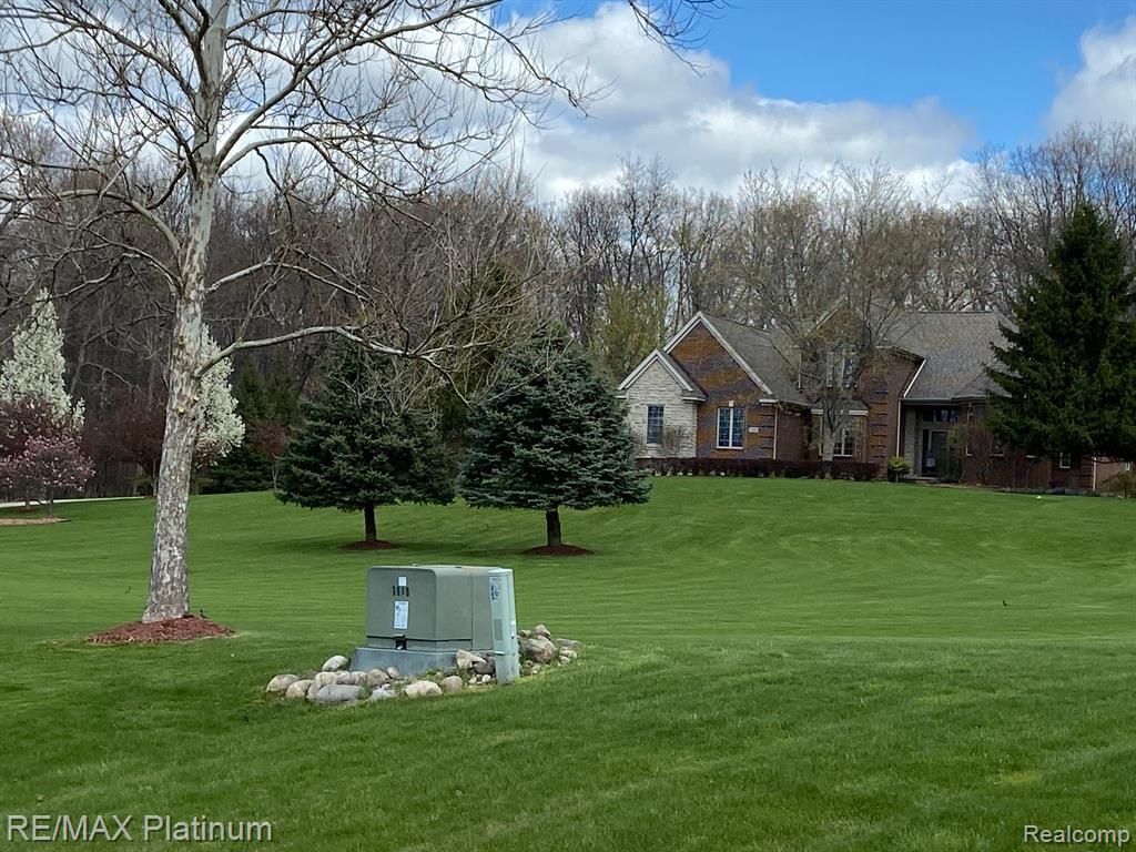 7186 GRANGER DRIVE, Howell, MI 48855 — Photo 29
