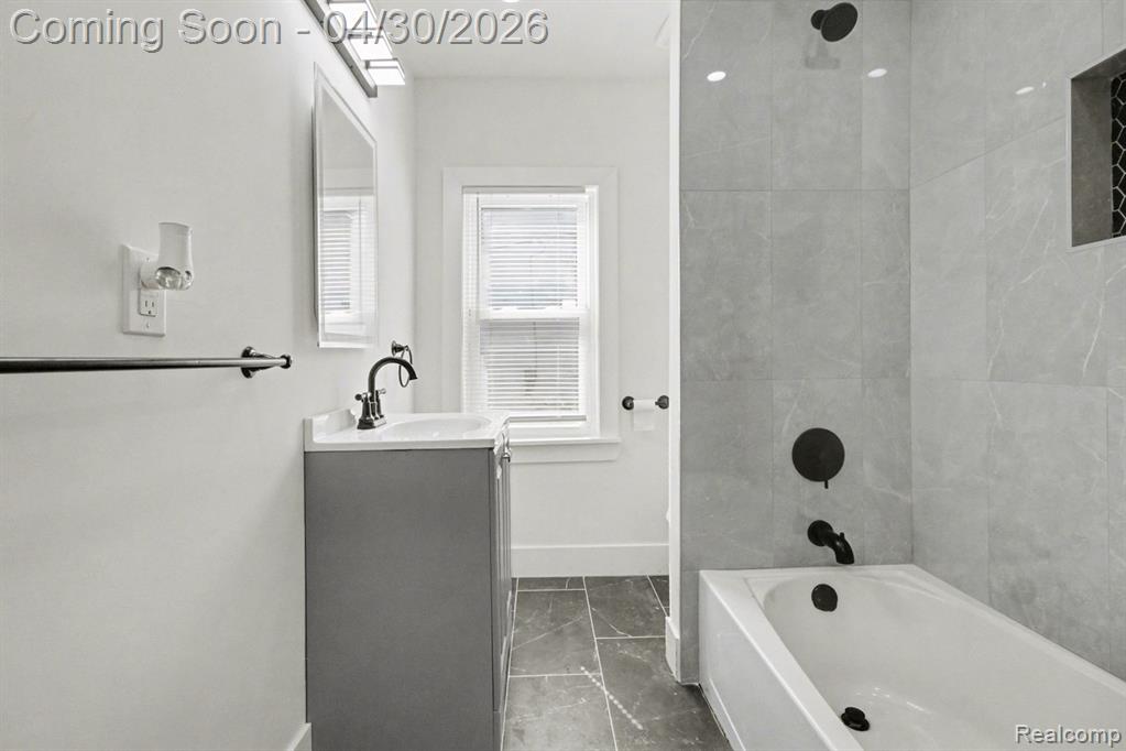 6366 Dellwood Drive, Waterford, MI 48329 — Photo 14